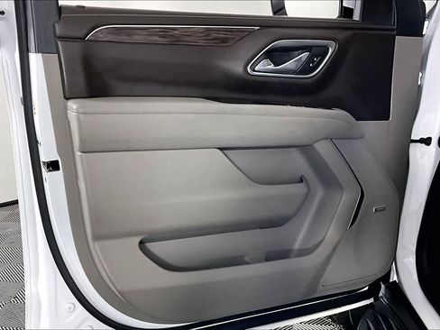 Used 2021 Chevrolet Tahoe LT w/ LT Signature Package image 20