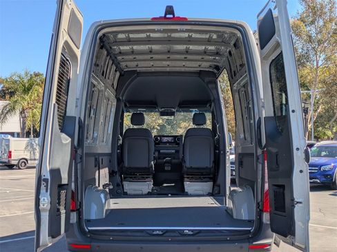 New 2025 Mercedes-Benz Sprinter 2500 image 10