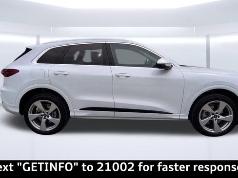 Certified 2025 Audi Q5 Premium Plus image 38