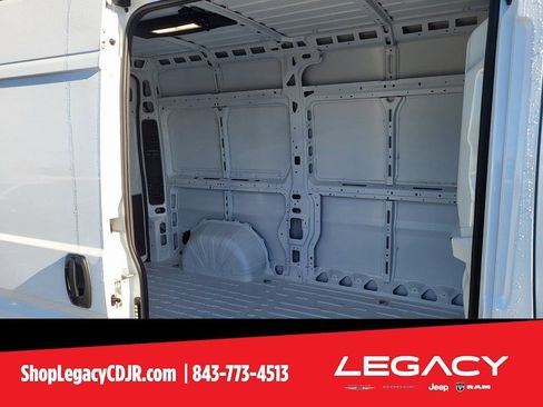 New 2025 RAM ProMaster 2500 w/ Quick Order Package 22G SLT image 13