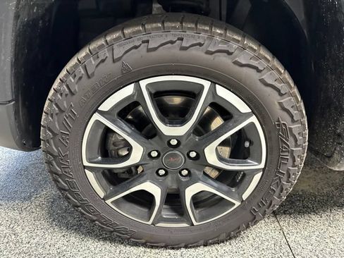 Used 2025 Jeep Compass Trailhawk AWD/4WD image 3