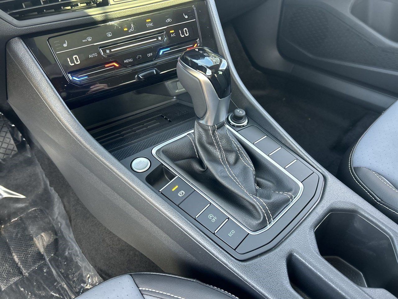 New 2027 Volkswagen Jetta SE FWD image 26