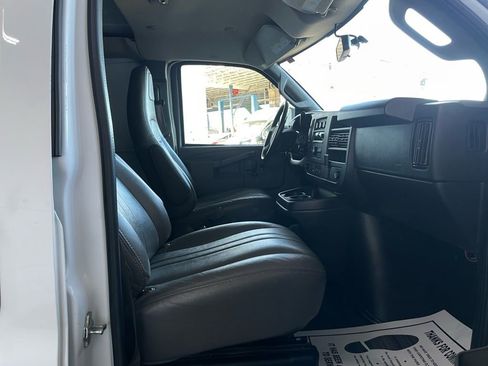 Used 2023 GMC Savana 2500 Extended w/ Driver Convenience Package image 16