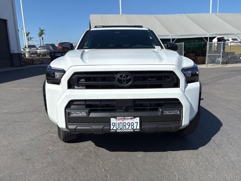 Used 2025 Toyota 4Runner SR5 AWD/4WD image 2