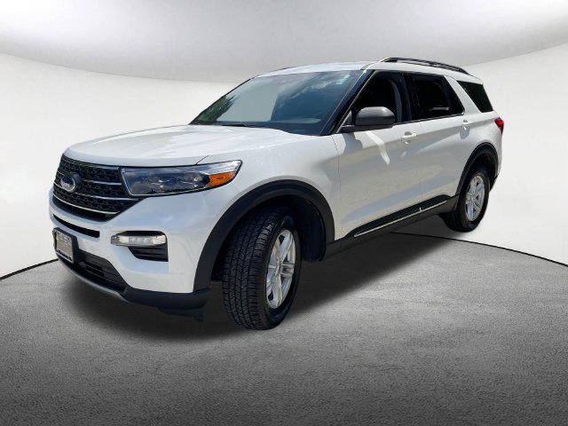 Used 2022 Ford Explorer XLT w/ Equipment Group 202A AWD/4WD image 4