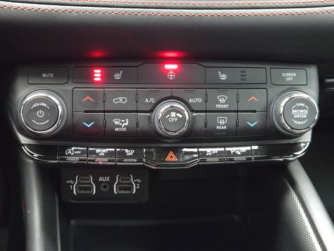 Used 2023 Dodge Durango GT image 22