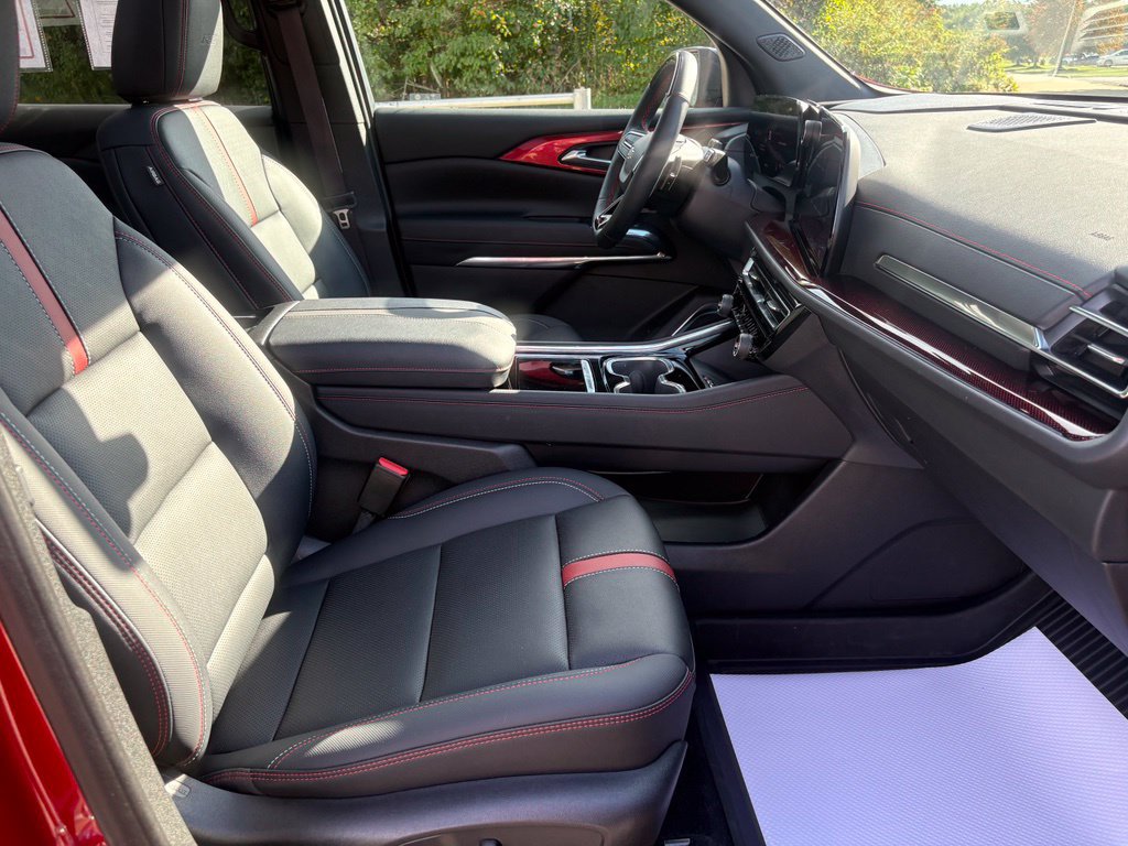 Used 2024 Chevrolet Traverse RS w/ LPO, Floor Liner Package AWD/4WD image 41