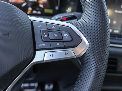 New 2026 Volkswagen Tiguan SE R-Line image 28