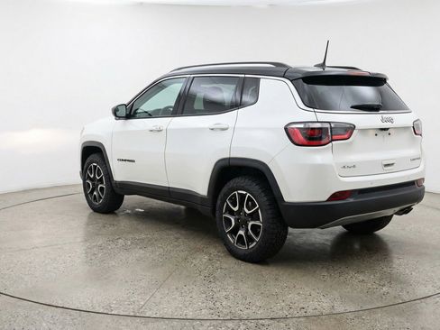 Used 2025 Jeep Compass Trailhawk AWD/4WD image 6
