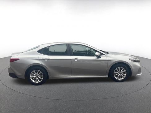 Used 2025 Toyota Camry LE image 16