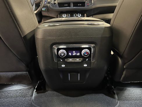 Used 2024 GMC Yukon AT4 w/ AT4 Premium Plus Package AWD/4WD image 29