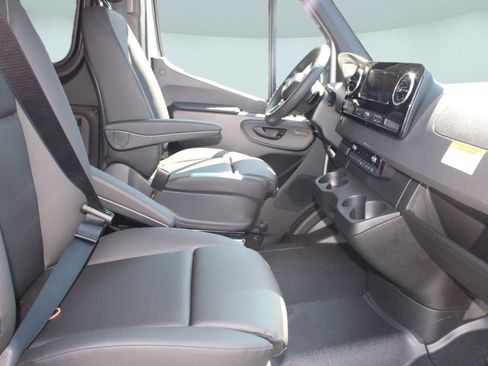 New 2025 Mercedes-Benz Sprinter 2500 image 29