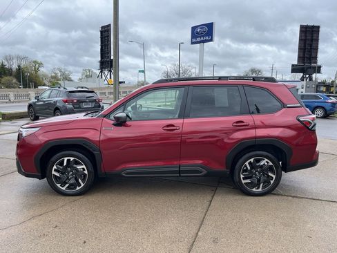 Certified 2025 Subaru Forester Limited AWD/4WD image 9