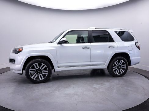 Used 2024 Toyota 4Runner Limited AWD/4WD image 40