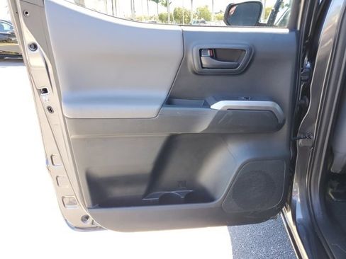 Used 2018 Toyota Tacoma SR5 image 10