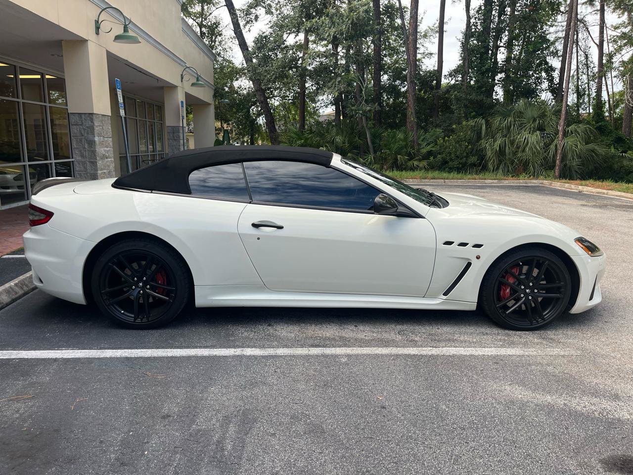 Used 2018 Maserati GranTurismo MC RWD image 21