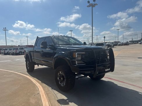 Used 2022 Ford F250 Lariat w/ Black Appearance Package AWD/4WD image 3