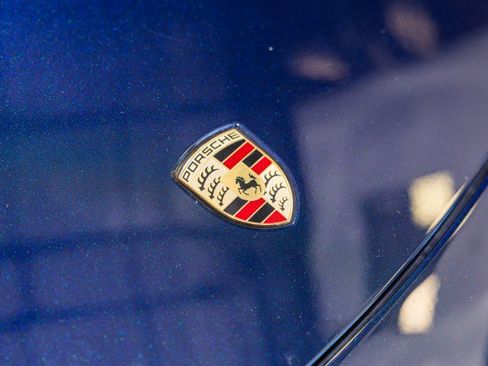 Used 2018 Porsche 718 Cayman GTS image 18