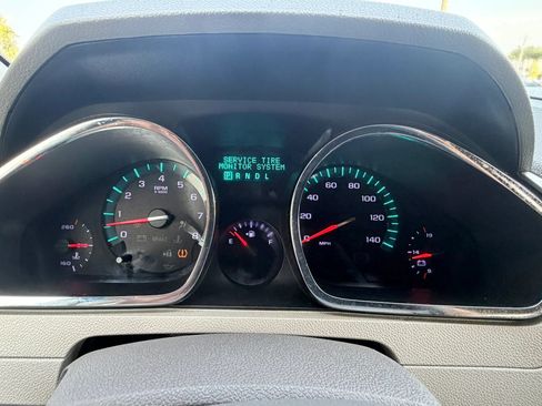 Used 2009 Chevrolet Traverse LT AWD/4WD image 16
