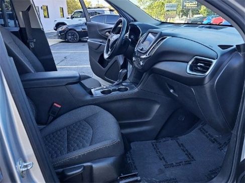 Used 2021 Chevrolet Equinox LT image 32