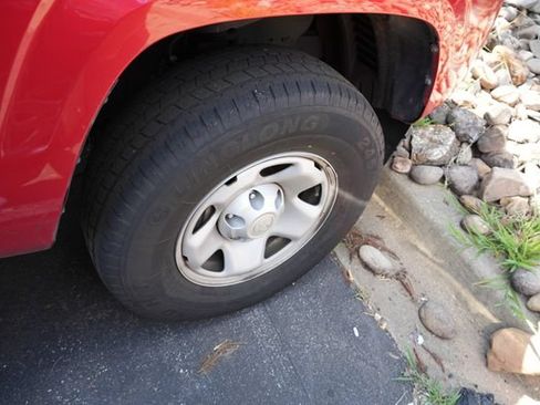 Used 2020 Toyota Tacoma SR5 RWD image 12
