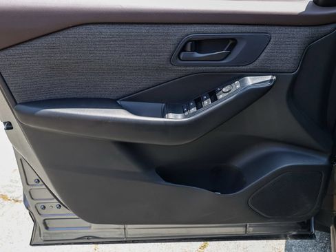 Used 2023 Nissan Rogue S FWD image 23