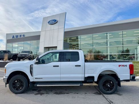 Used 2023 Ford F250 XLT w/ FX4 Off-Road Package image 2