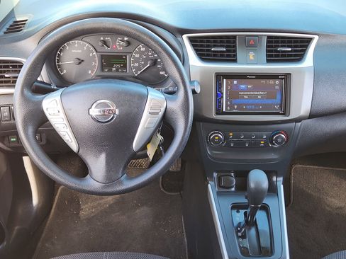 Used 2017 Nissan Sentra S image 27