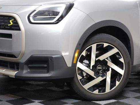 Used 2025 MINI Cooper Countryman SE w/ Comfort Package Max AWD/4WD image 3