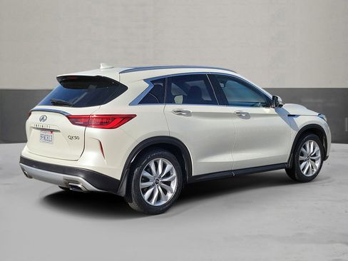 Used 2019 INFINITI QX50 Essential w/ Cargo Package FWD image 2