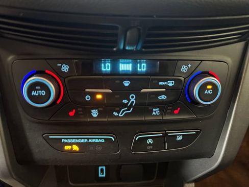 Used 2018 Ford Escape SEL w/ Ford Safe & Smart Package AWD/4WD image 3