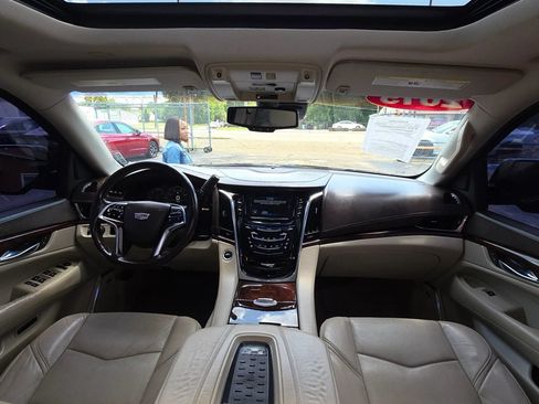 Used 2015 Cadillac Escalade Luxury RWD image 19