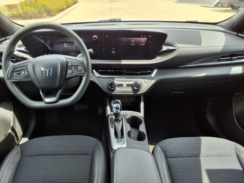 Used 2025 Buick Envista Preferred FWD image 20