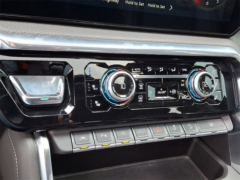 Used 2022 GMC Sierra 1500 Denali w/ Technology Package image 16