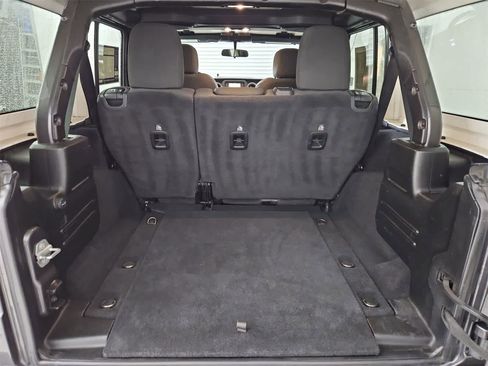 Used 2020 Jeep Wrangler Unlimited Sport S image 36
