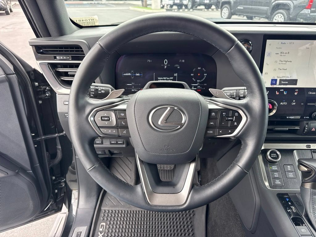 Used 2025 Lexus GX 550 AWD/4WD image 24