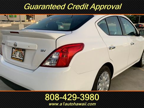 Used 2018 Nissan Versa SV FWD image 6