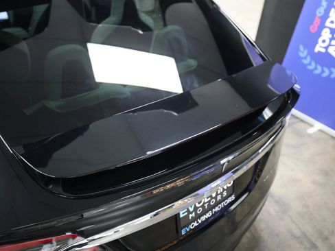 Used 2020 Tesla Model X image 18