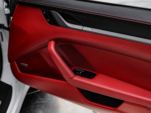 Used 2021 Porsche 911 Carrera 4 image 81