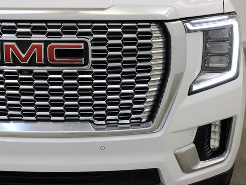 Used 2021 GMC Yukon Denali AWD/4WD image 8
