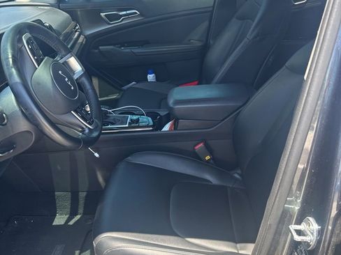 Used 2023 Kia Sportage EX FWD image 4