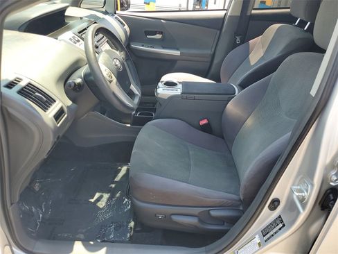 Used 2014 Toyota Prius V Two image 17
