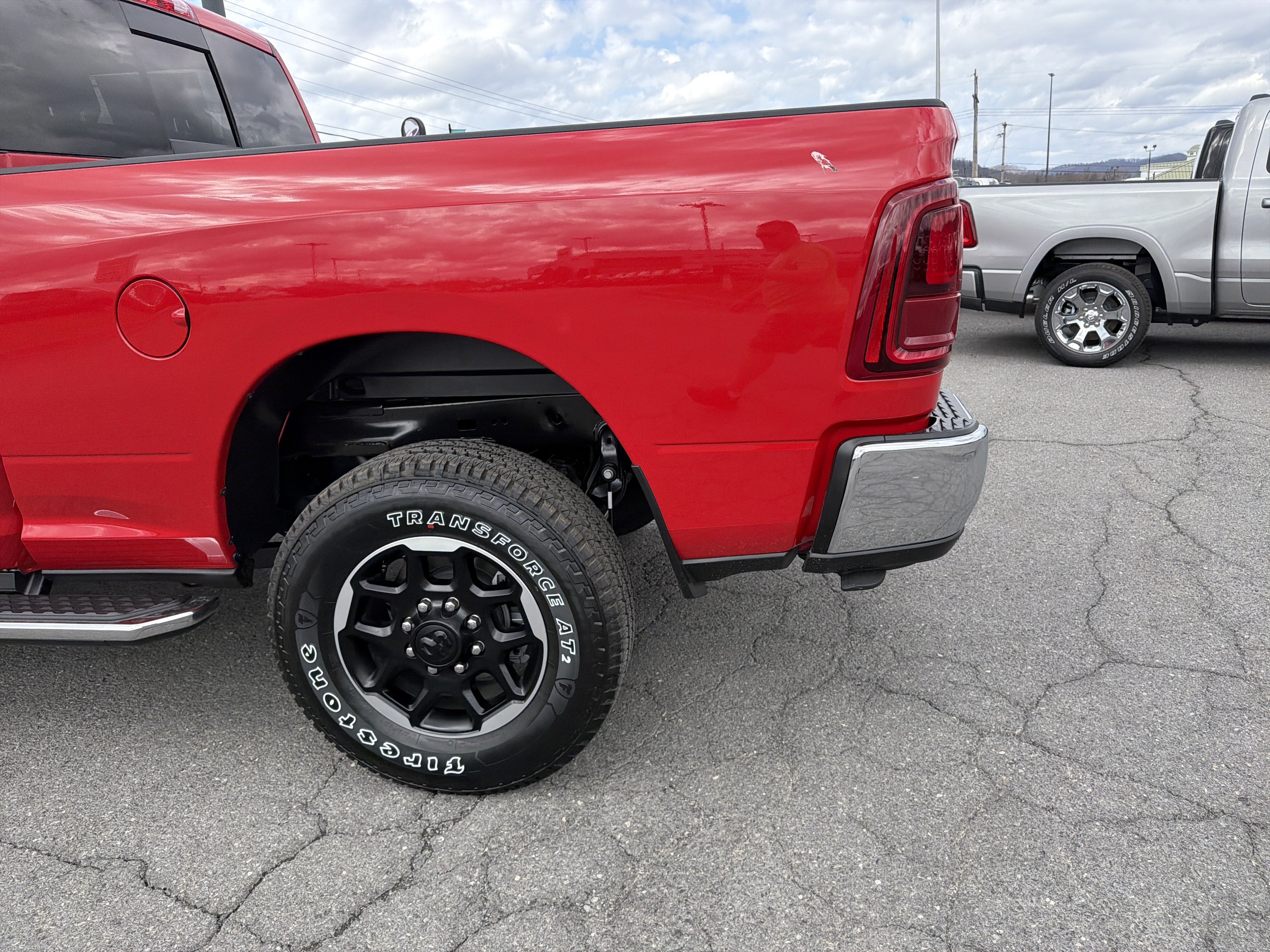 New 2026 RAM 2500 Laramie AWD/4WD image 9