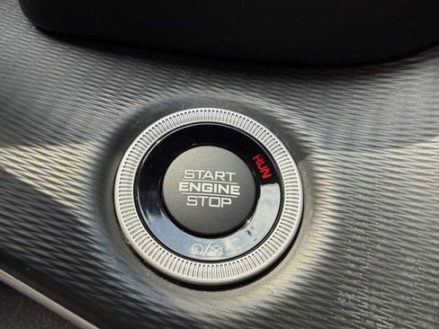 Used 2023 Jeep Grand Cherokee Altitude AWD/4WD image 17