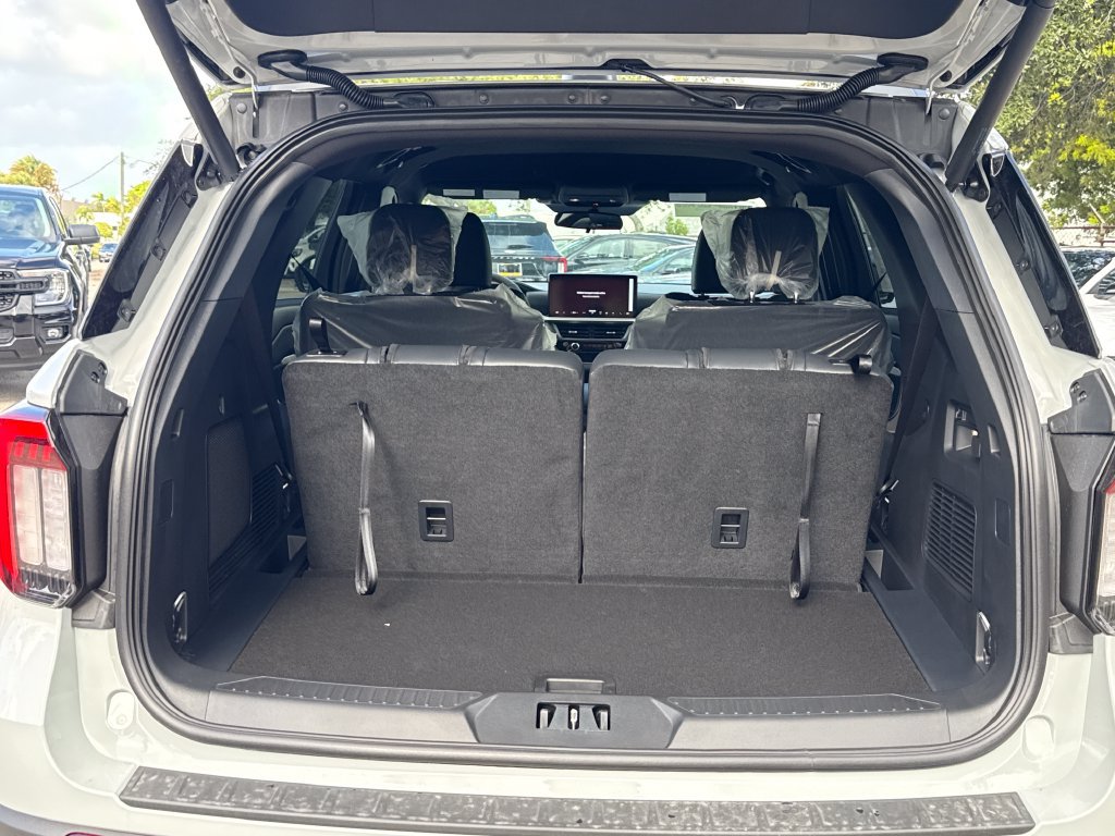 New 2027 Ford Explorer ST-Line w/ ST-Line Street Pack RWD image 19