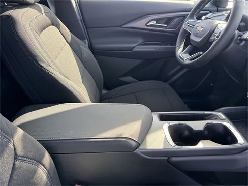 New 2026 Chevrolet Equinox EV LT image 7