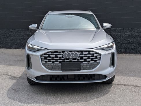 Used 2025 Audi Q5 Premium w/ Convenience Package AWD/4WD image 3