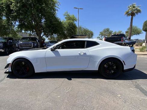 Used 2021 Chevrolet Camaro ZL1 RWD image 4