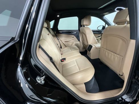 Used 2023 Porsche Macan image 23