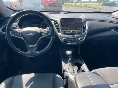 Used 2022 Chevrolet Malibu LT w/ Leather Package FWD image 7